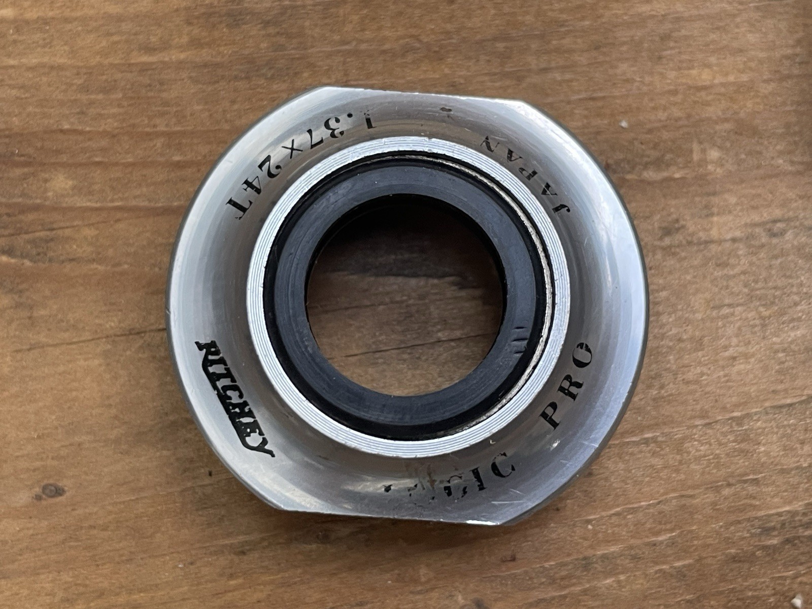 VINTAGE RITCHEY LOGIC PRO 123 SQUARE SPINDLE THREADS BEARINGS 1.37x24T