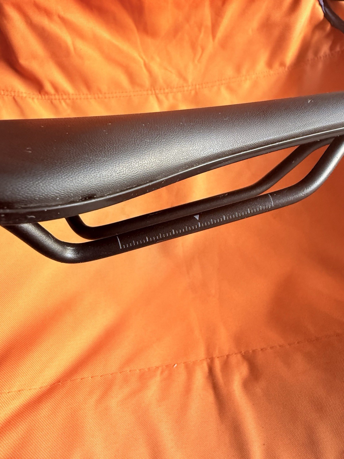 Fizik Taiga Regular saddle unused New Condition Black