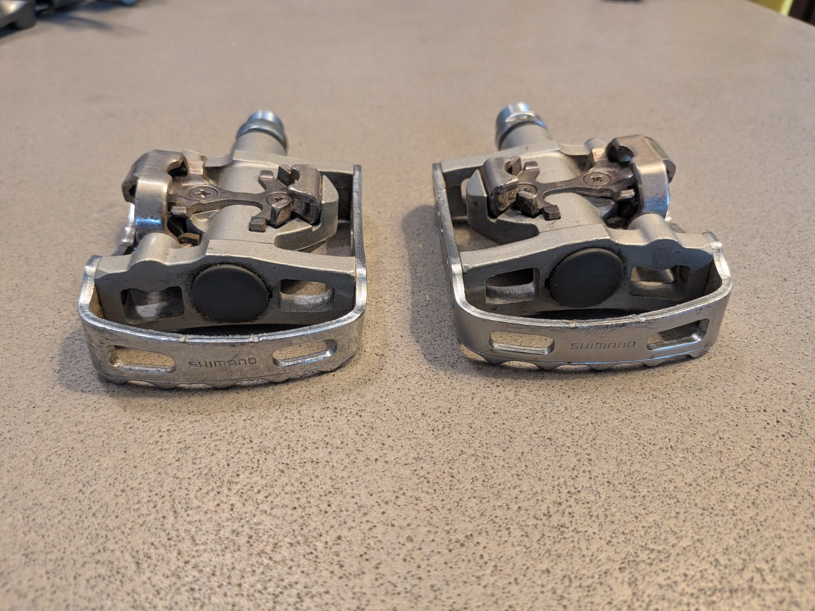 Shimano SPD PD-M324 Platform Hybrid Bike Pedals 9/16″ Silver MTB Road Touring A4
