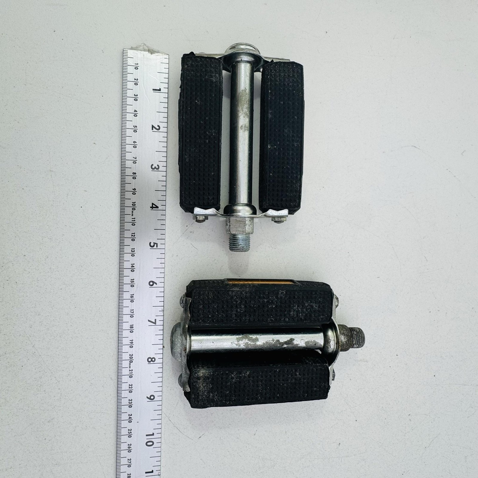 Vintage Union Bicycle Block Pedals 9/16 In Black Reflectors Pair German Bike A41