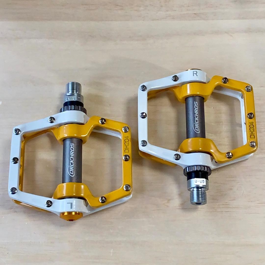 DRCKHROS Flat Pedal Yellow White Smooth Bearing Bicycle Pedal New