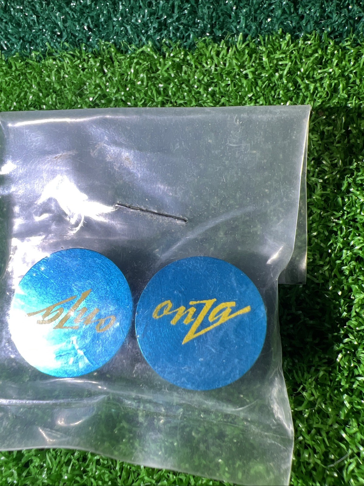 NOS VINTAGE ONZA CHILL PILLS BRAKE CABLE HANGER SET – TURQUOISE YELLOW ANODIZED