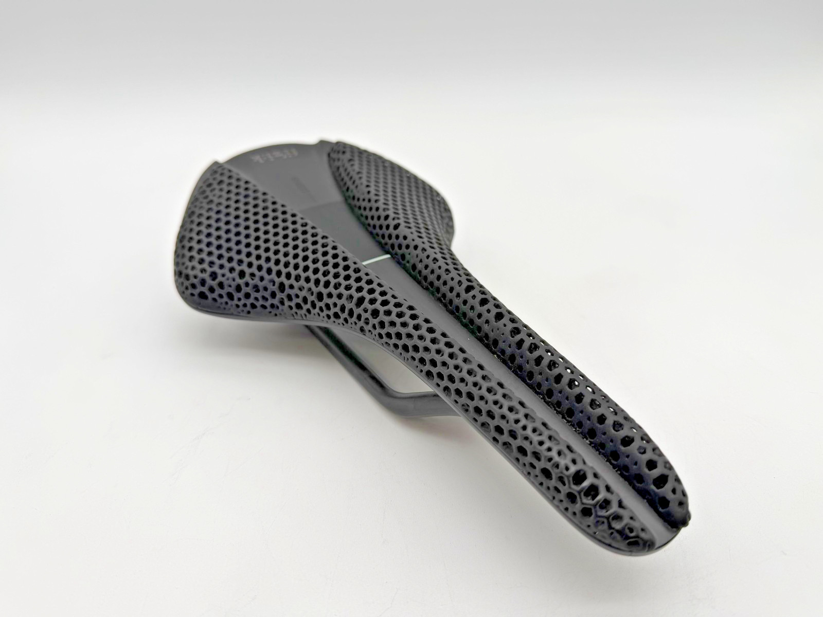Fizik Versus EVO Adaptive 3D Printed Carbon Fiber Road Saddle 146mm wide x 270mm
