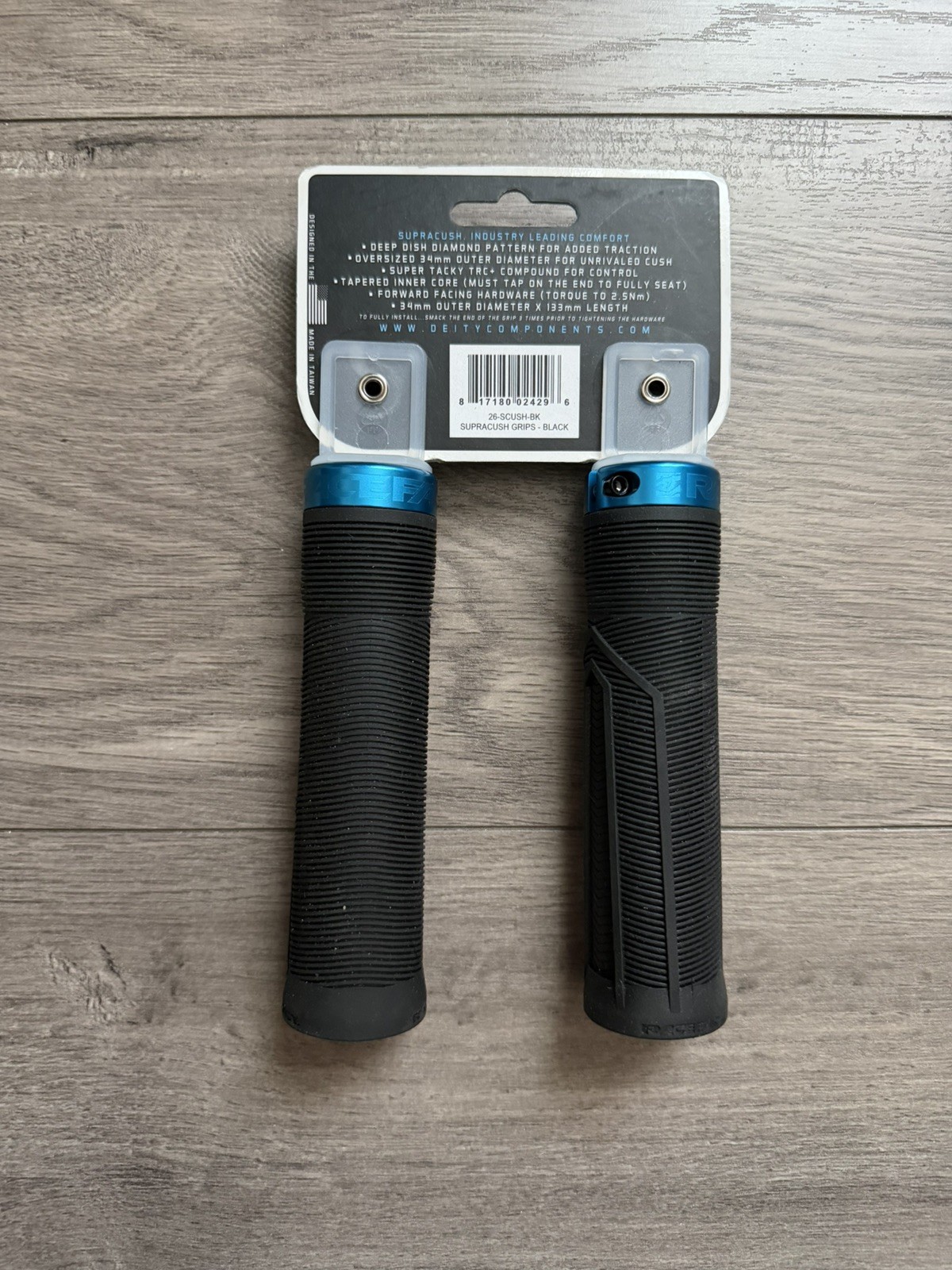 Race Face Getta Grip Lock-On Rubber Handlebar Grips Blue/Black 33mm Pair