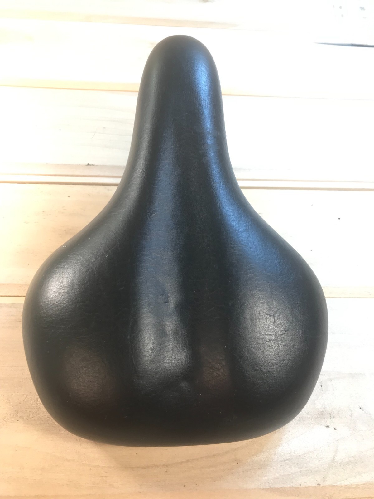 Cionlli Vitesse Bicycle Seat Metal Brace Black Plastic Frame