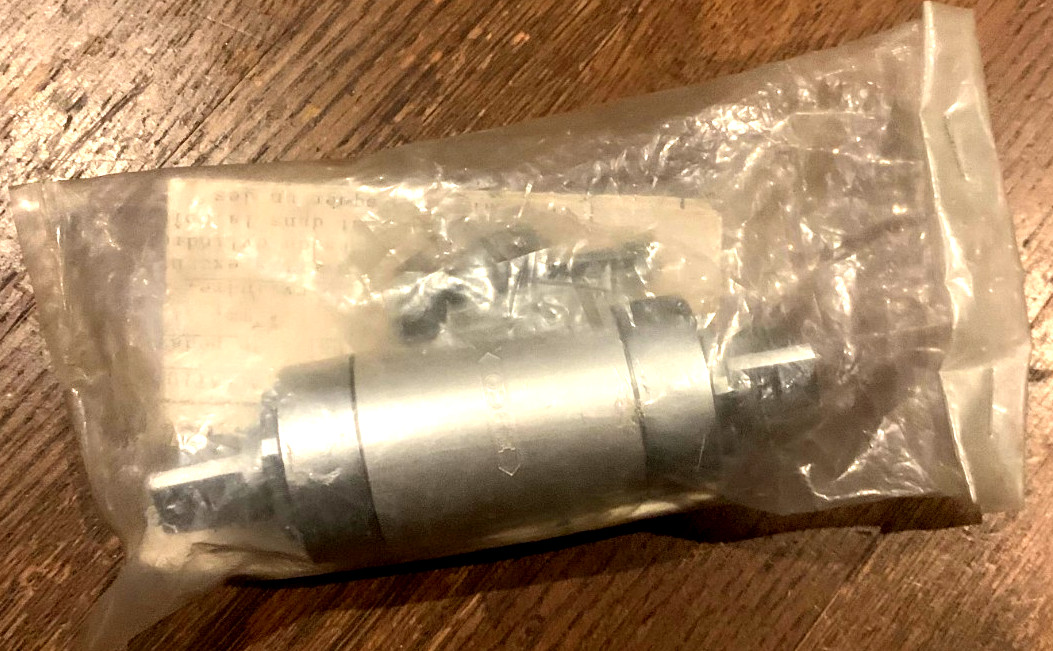 NOS EDCO COMPETITION 65530 35×68/70 Bottom Bracket Cartridge w Eccentric Cups