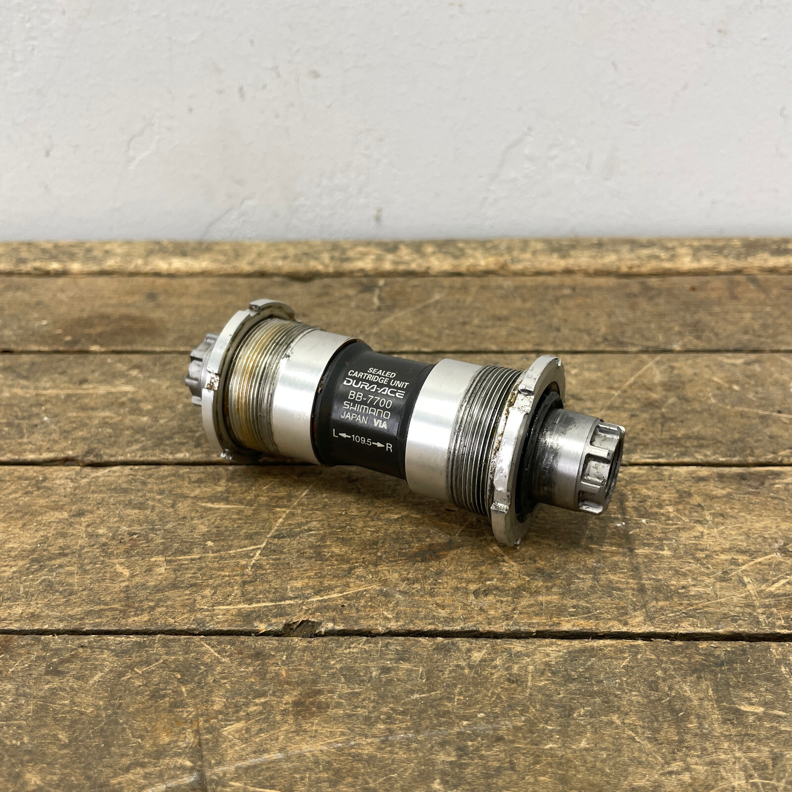 Vintage Shimano Dura Ace BB-7700 Bottom Bracket 109.5 Octalink V1 68 English A3