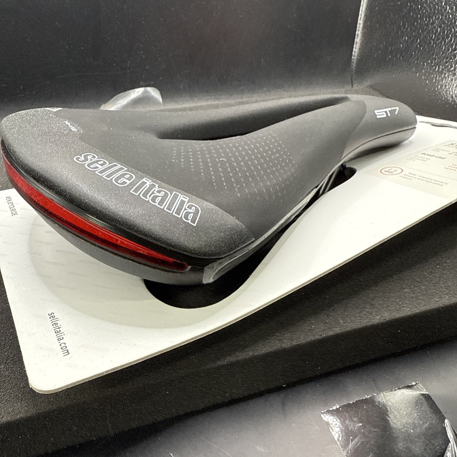 Selle Italia St 7 Superflow Hi-viz L3 Cycling Saddle Seat 165mm Width (9419-20)