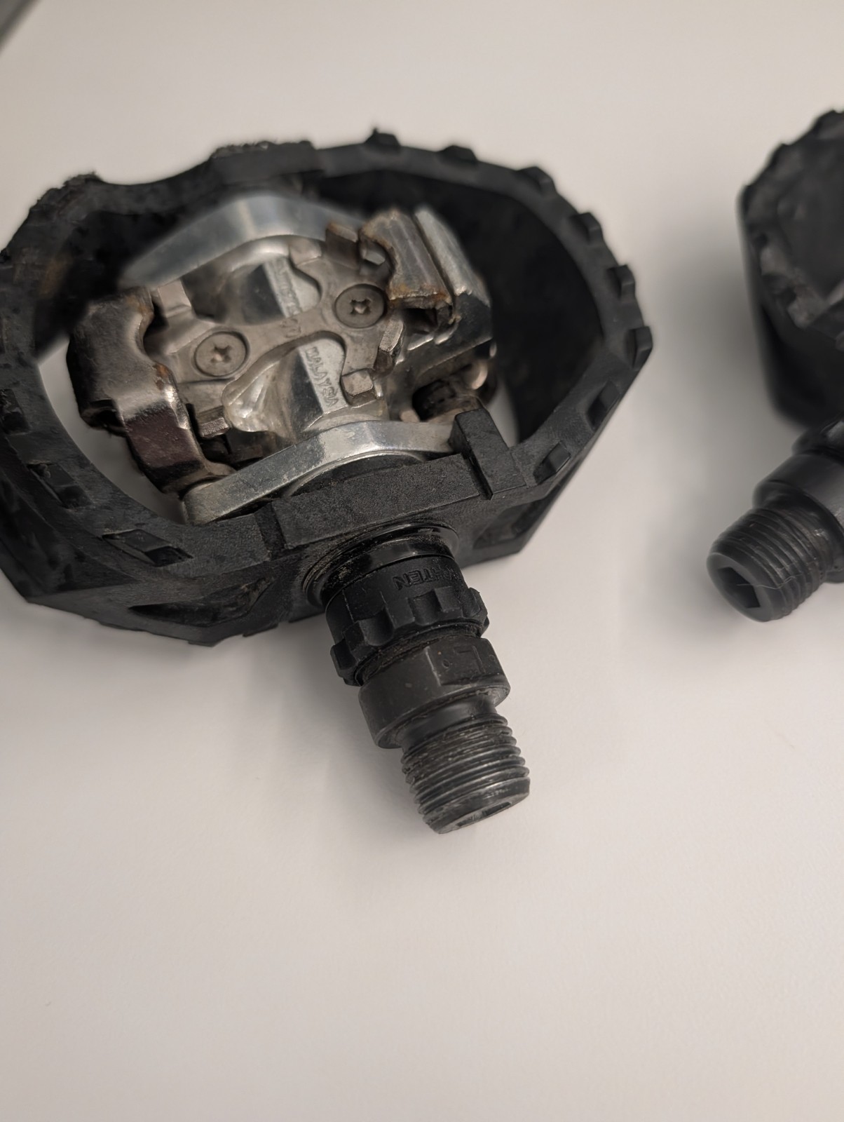 Shimano PD-M424 Clipless Pedals 9/16″ SPD C3