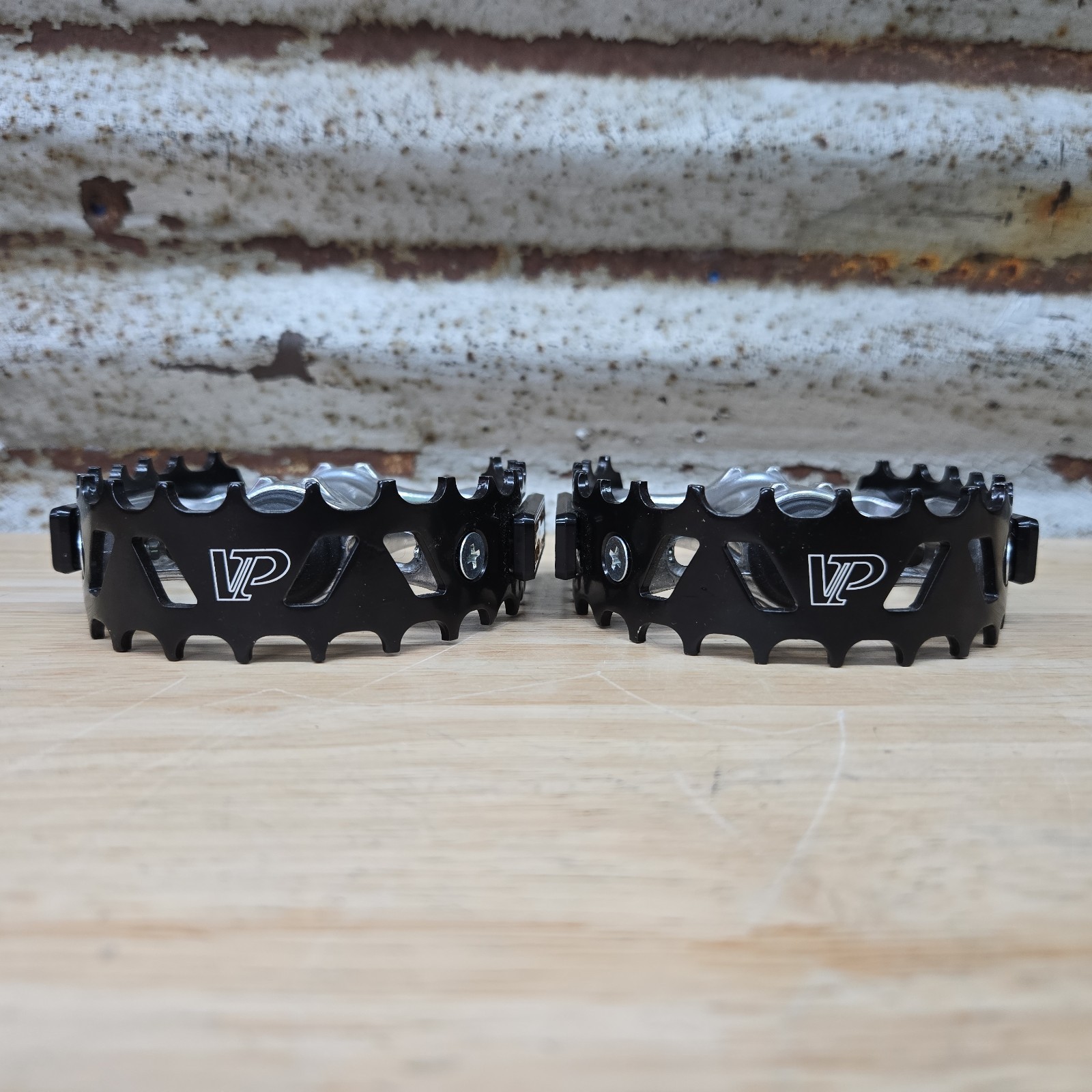 Black VP-747 Bear Trap BMX Bike Pedals With Reflectors