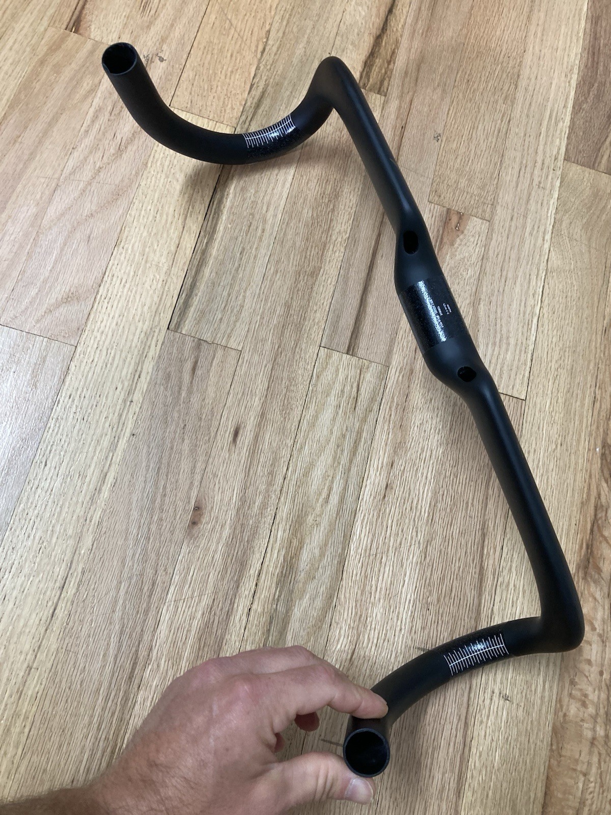 Zipp SL Speed aero carbon road handlebar 42 cm c-c internal routing matte black