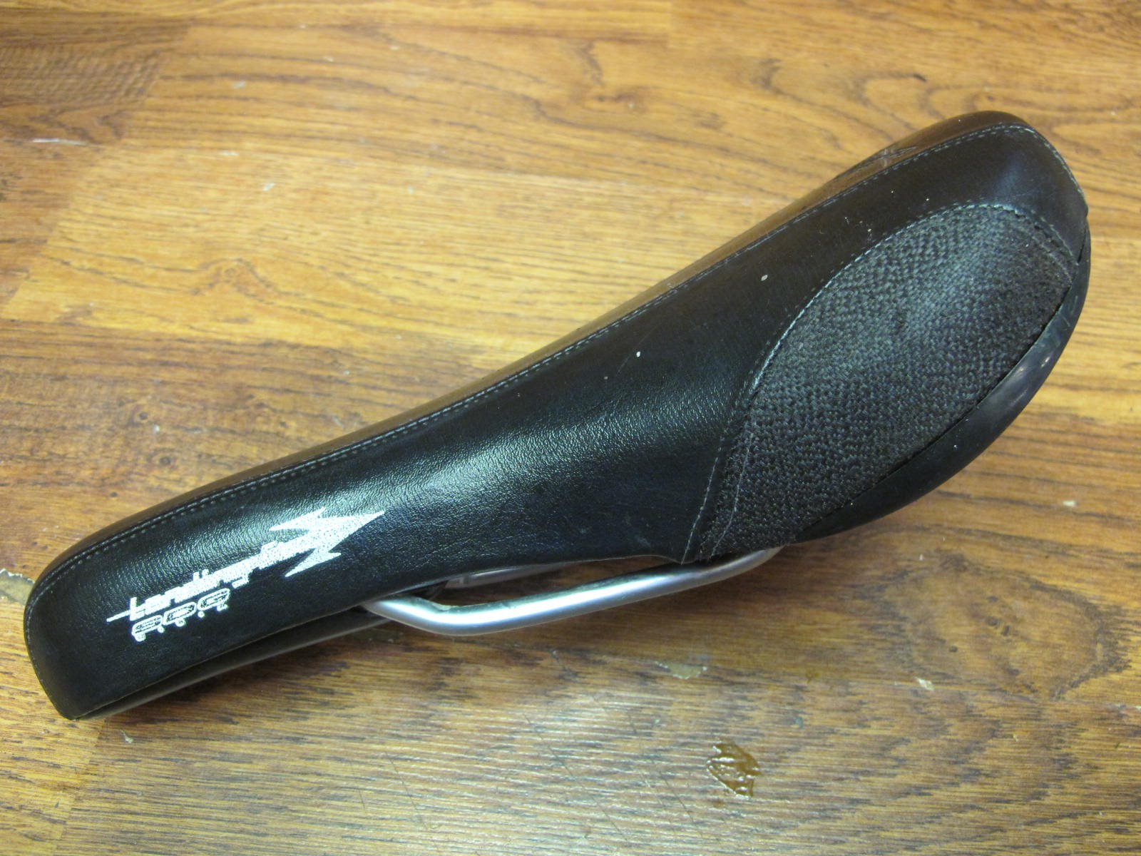 SDG GRAND PRIX RACING SADDLE