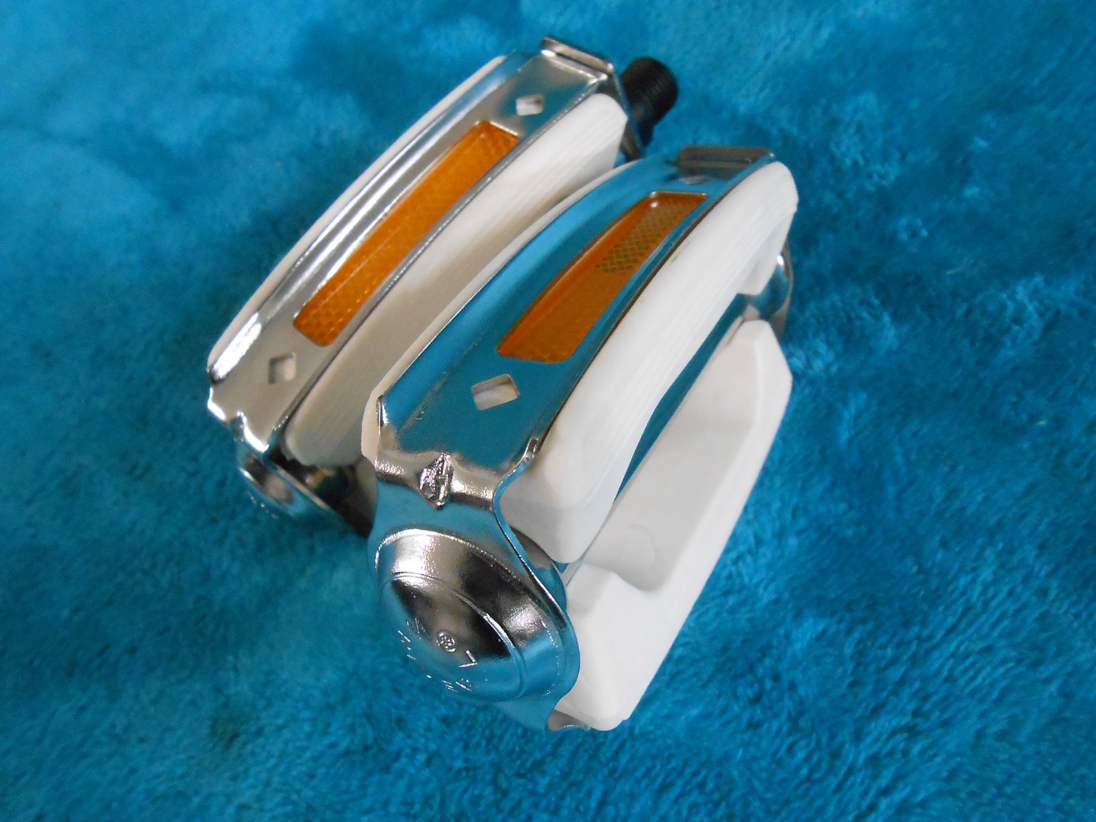 NEW BICYCLE 9/16» WHITE Chrome PEDALS FOR 3 PC. CRANK BIKES: BMX, MTB, Ebike