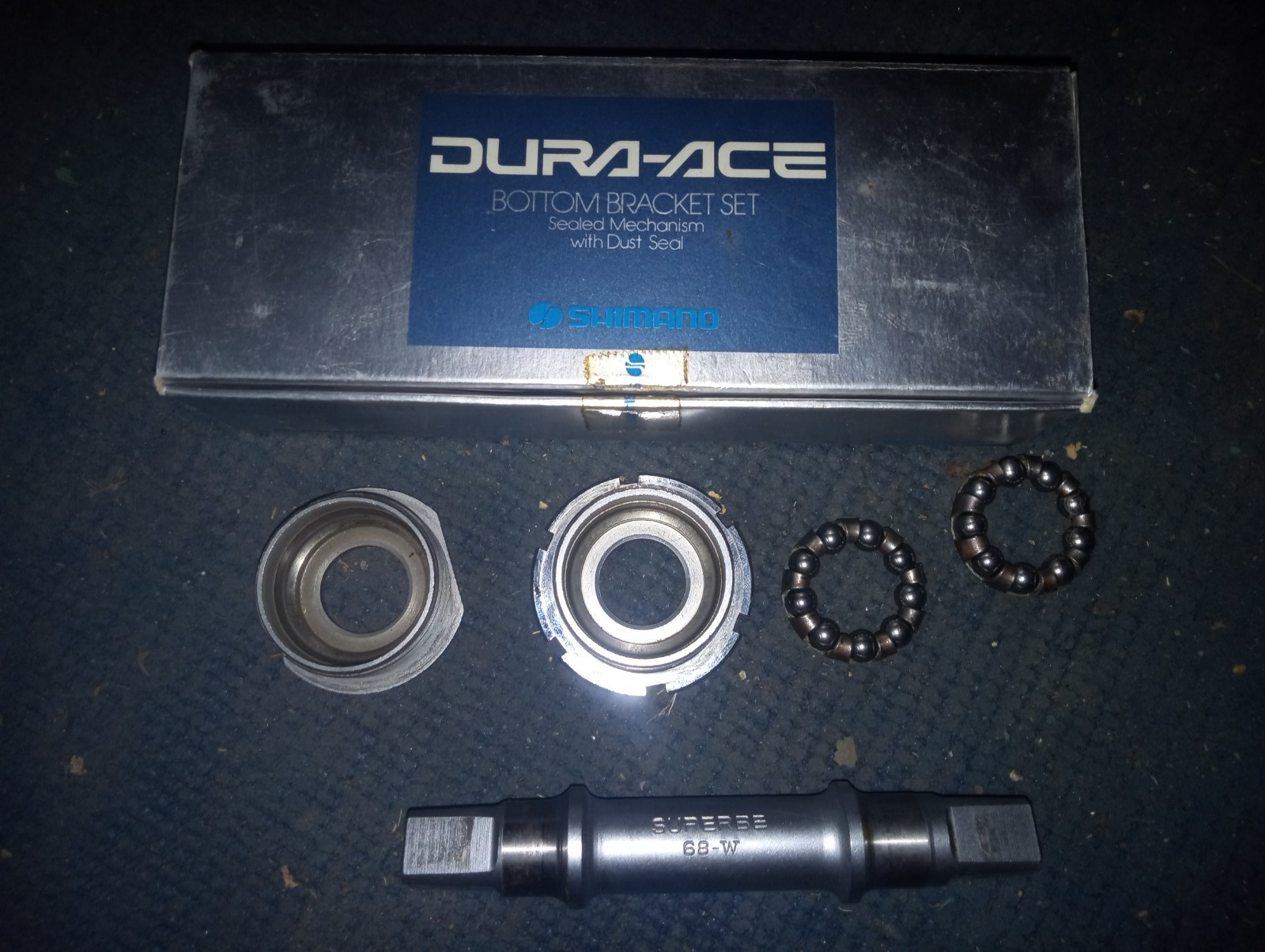 Vintage SunTour Superbe 68-W Bottom Bracket – 113mm Spindle – Japan JIS