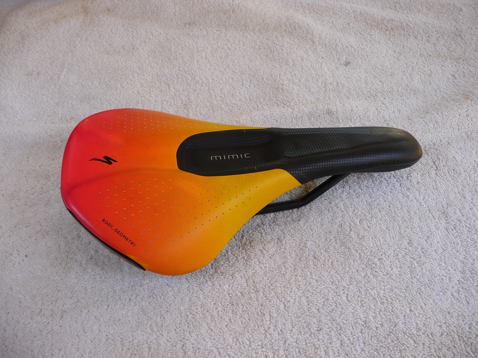 specialized phenom 155 saddle down under orange color mimic