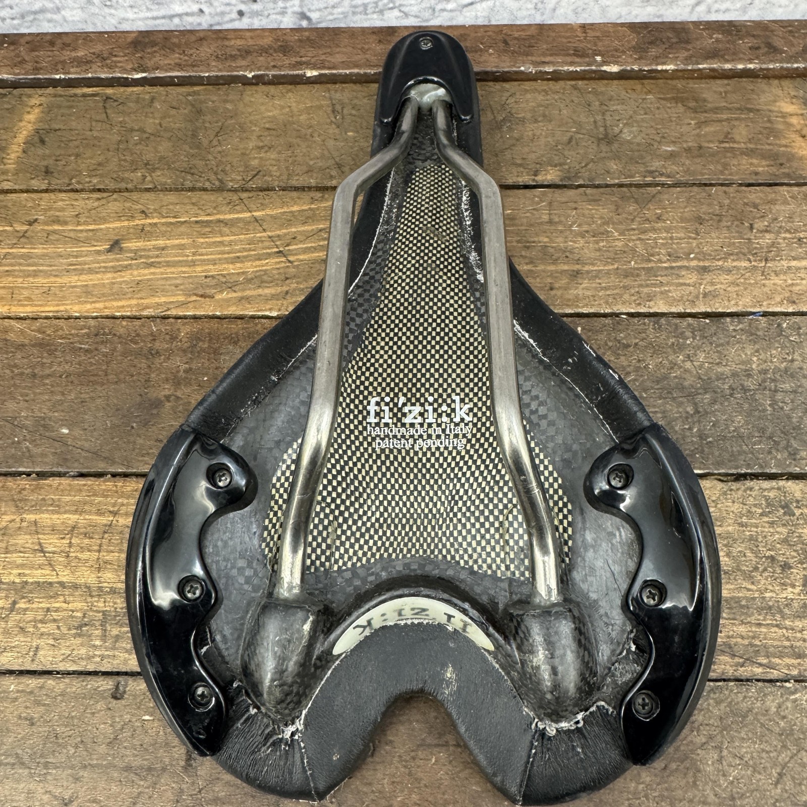 Fi’zi:k Aliante Bicycle Saddle Seat Carbon Titanium Road Bike Italy Black 230g T