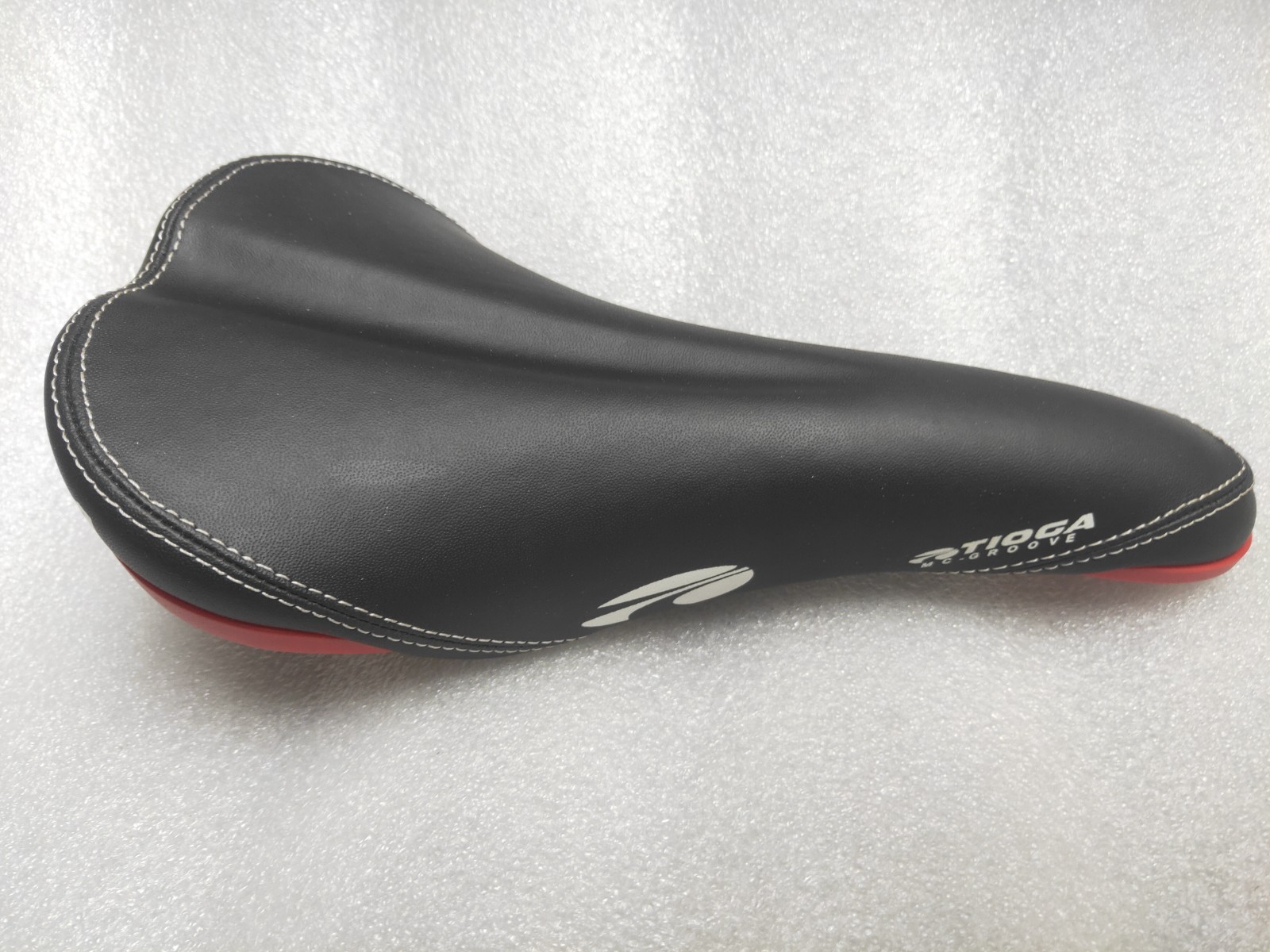 NEW TIOGA MC GROOVE SEAT SADDLE MTB OFFROAD FREERIDE 266MM 136MM BLACK RED