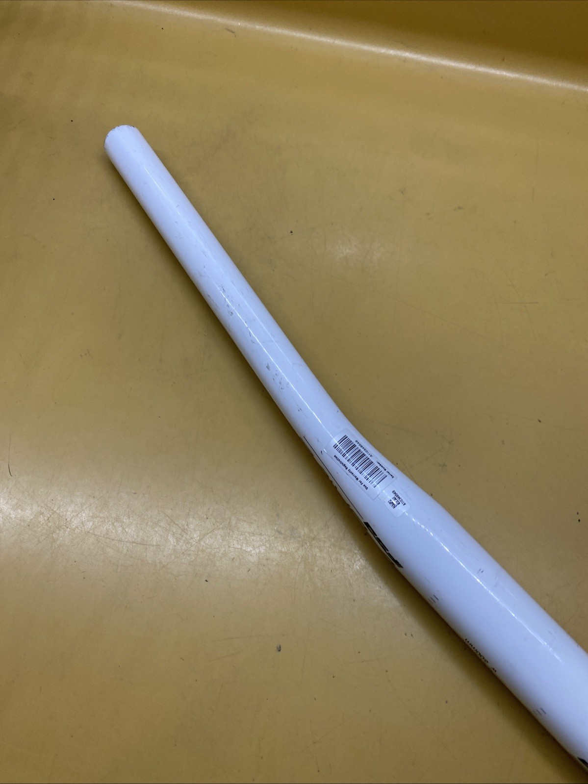 White FSA V-Drive Aluminum 600mm x 9* x 4* x 31.8 Flat Handlebar