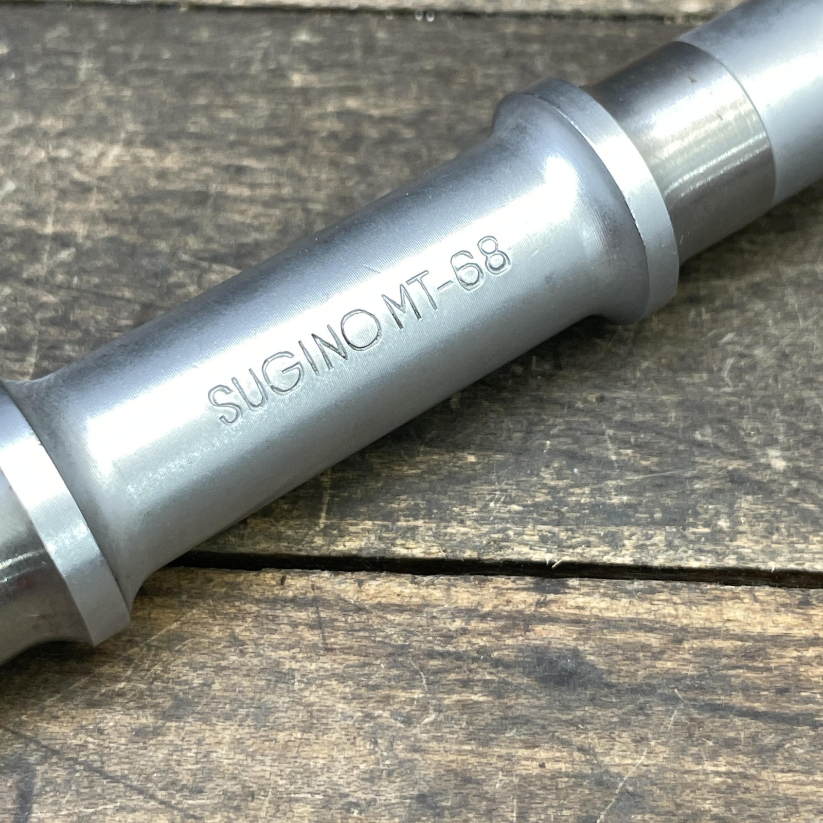 Vintage Sugino MT-68 Bottom Bracket Spindle 68mm 119mm Square Taper Silver