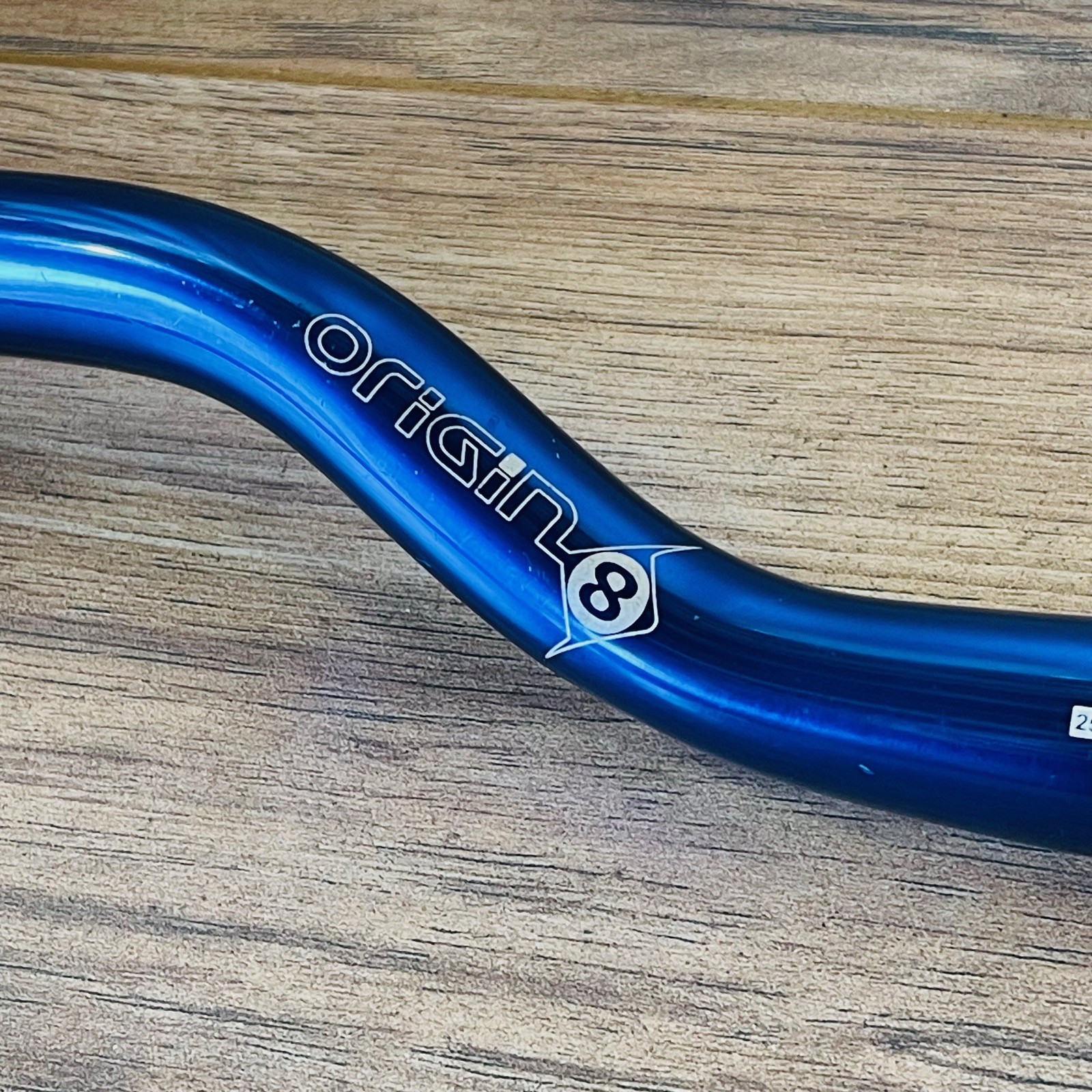 Origin8 Urban Pro Rise Handlebar 560 25.4 Blue Ano 3DV Anodized