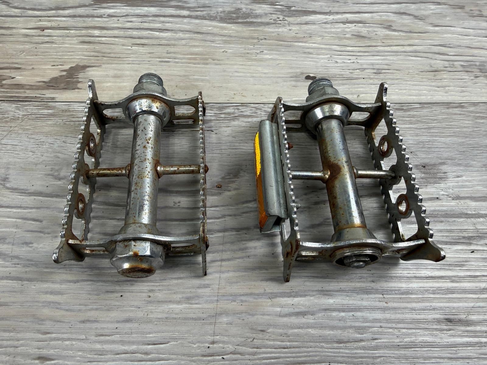 Vintage Lyotard Bicycle Bike Pedals Left and Right Set A2