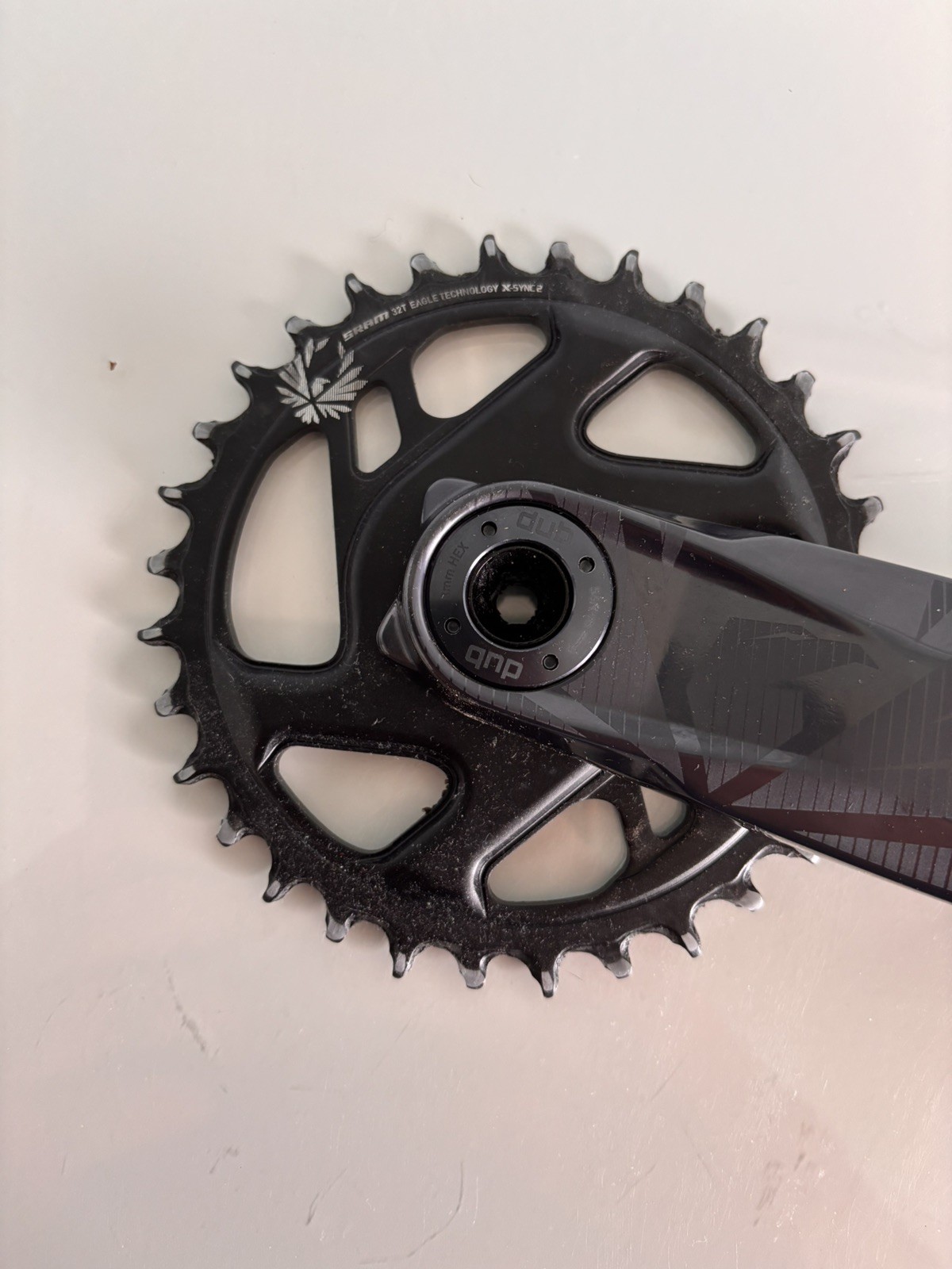 SRAM GX Eagle Crankset – 175MM – 32 tooth X Sync 2 Chainring – Black/Gray