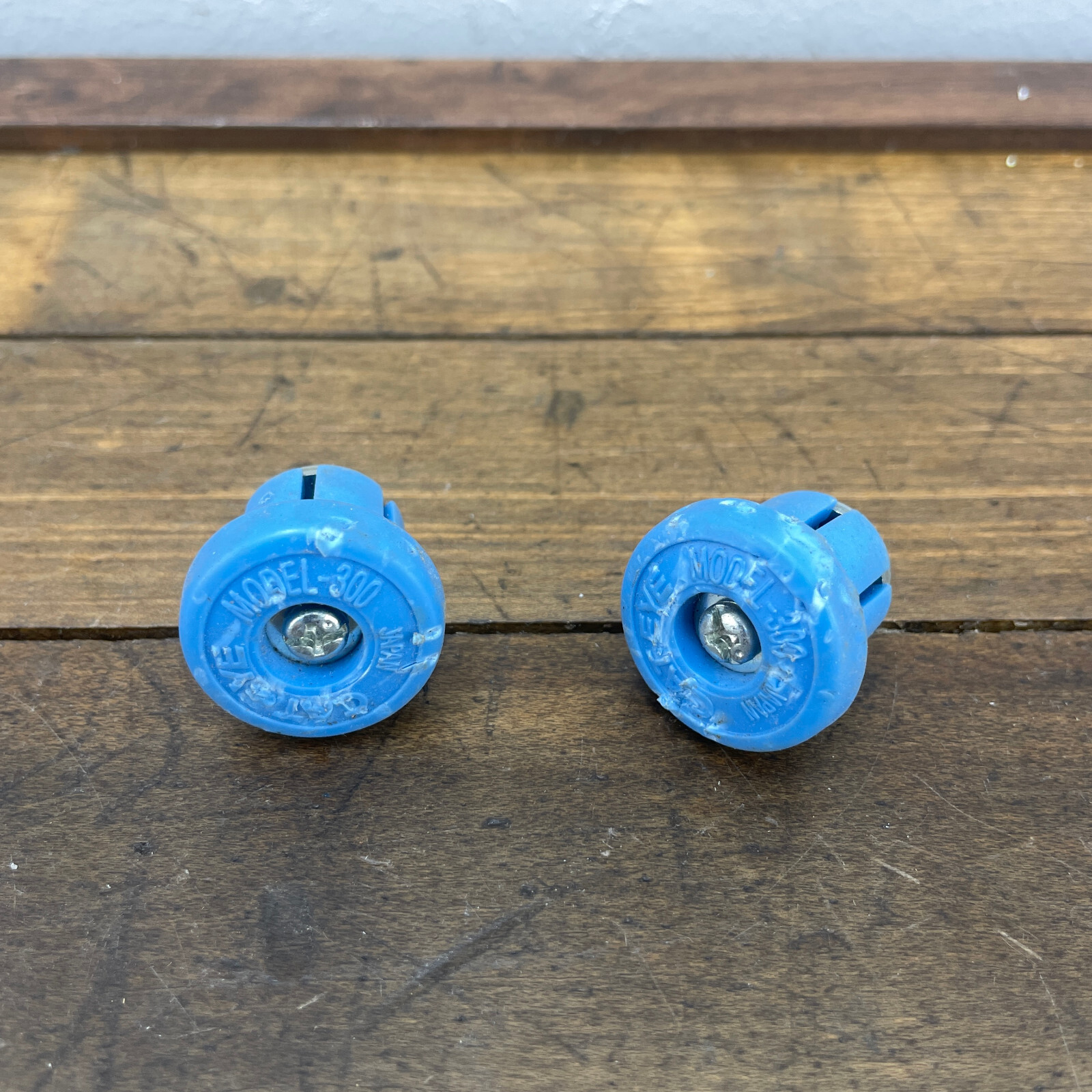 Vintage Cat Eye Bar End Plug Model 300 Blue Cateye Drop Bar Handlebar Caps A2