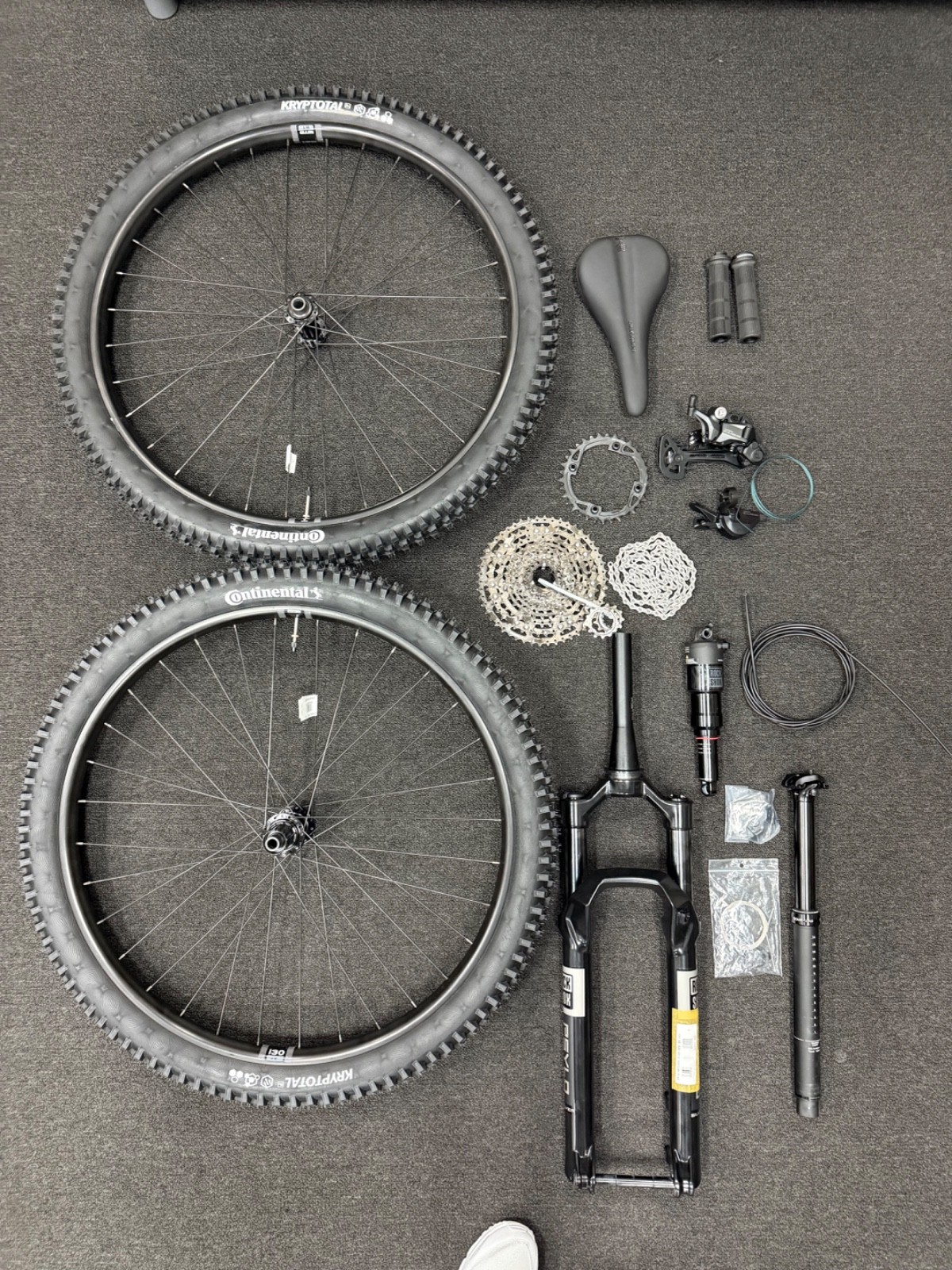 Never used bike parts rockshox,shimano brand new