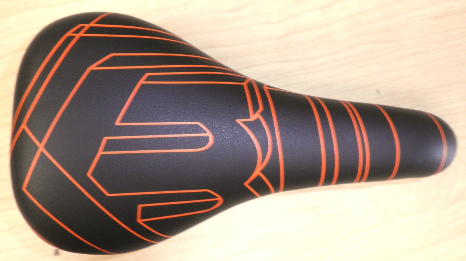 MONGOOSE KIDS’ BICYCLE SEAT/SADDLE BLACK/ORANGE BIKE PARTS 639-3