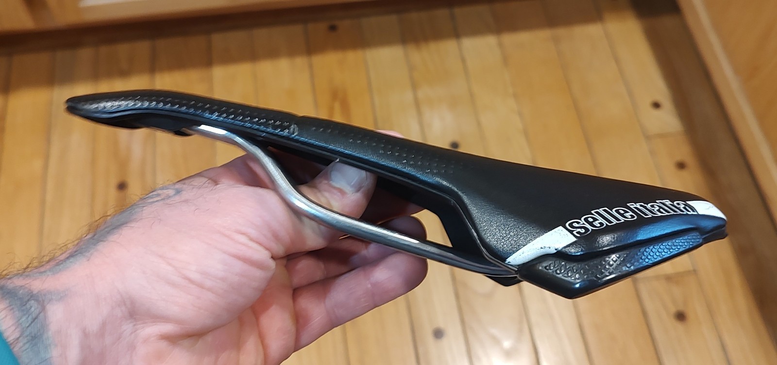 SELLE ITALIA X-LR SADDLE TITANIUM RAILS 142mm X 268mm