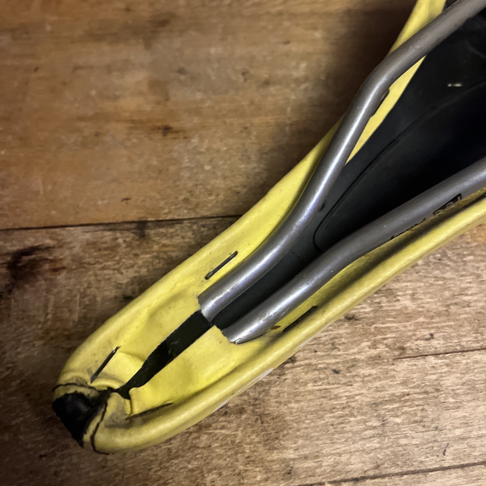 Vintage Selle Italia XO Black And Yellow Saddle 268 mm Length 138 mm Wide Italy