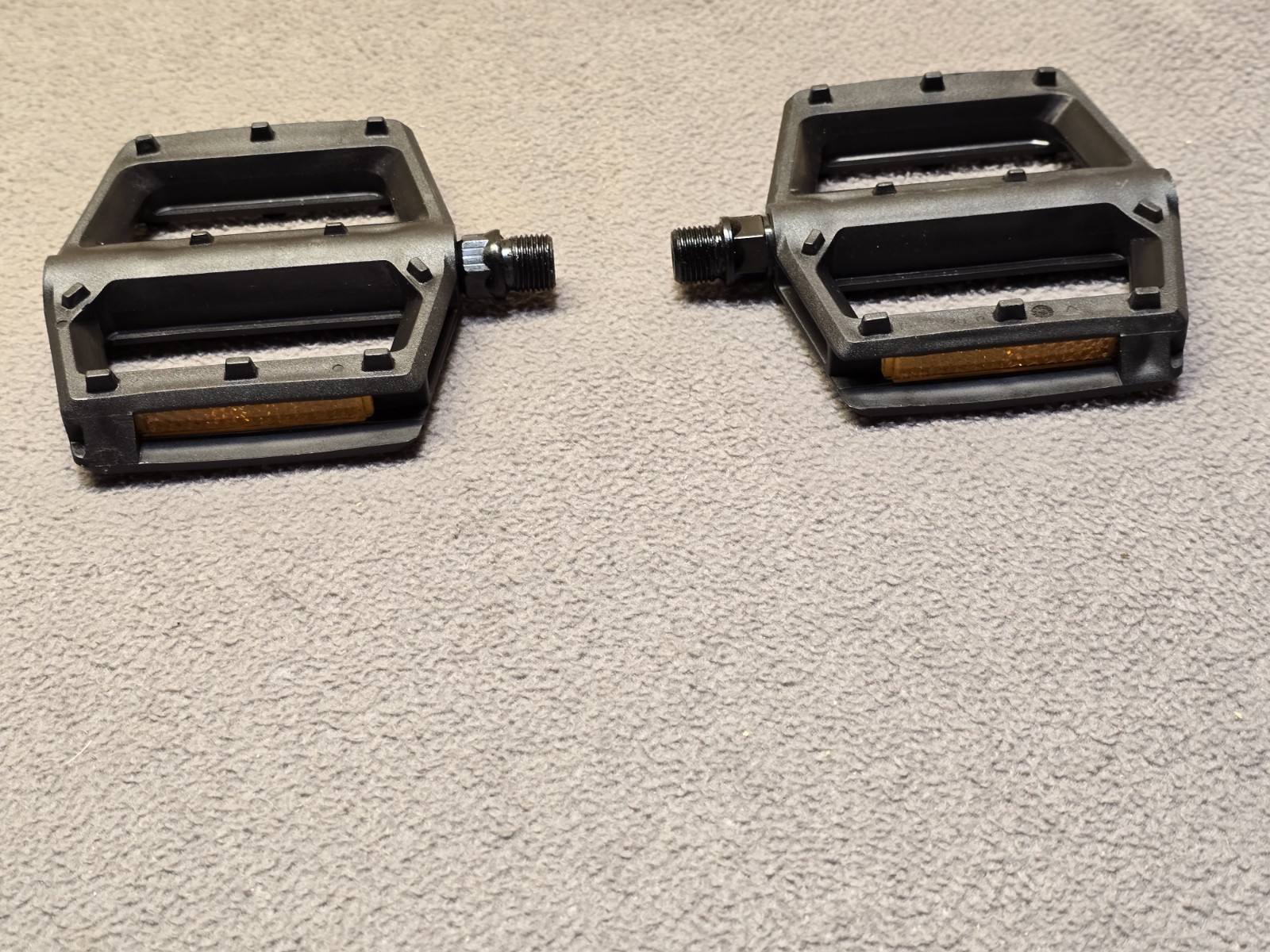 Bicycle Pedals Black Plastic Resin FP868ZU With Reflectors 9/16 Threaded