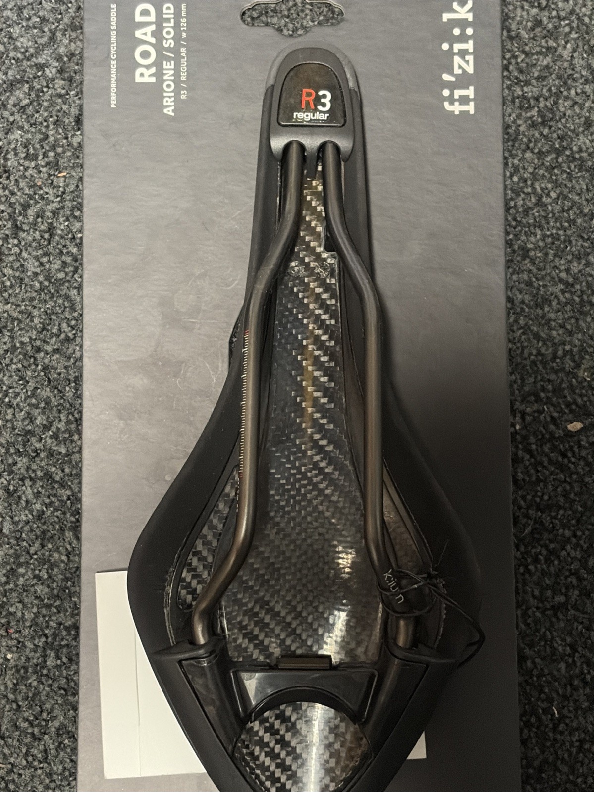 New Fizik Arione R3 Kium Black Road Saddle Regular 126mm Width