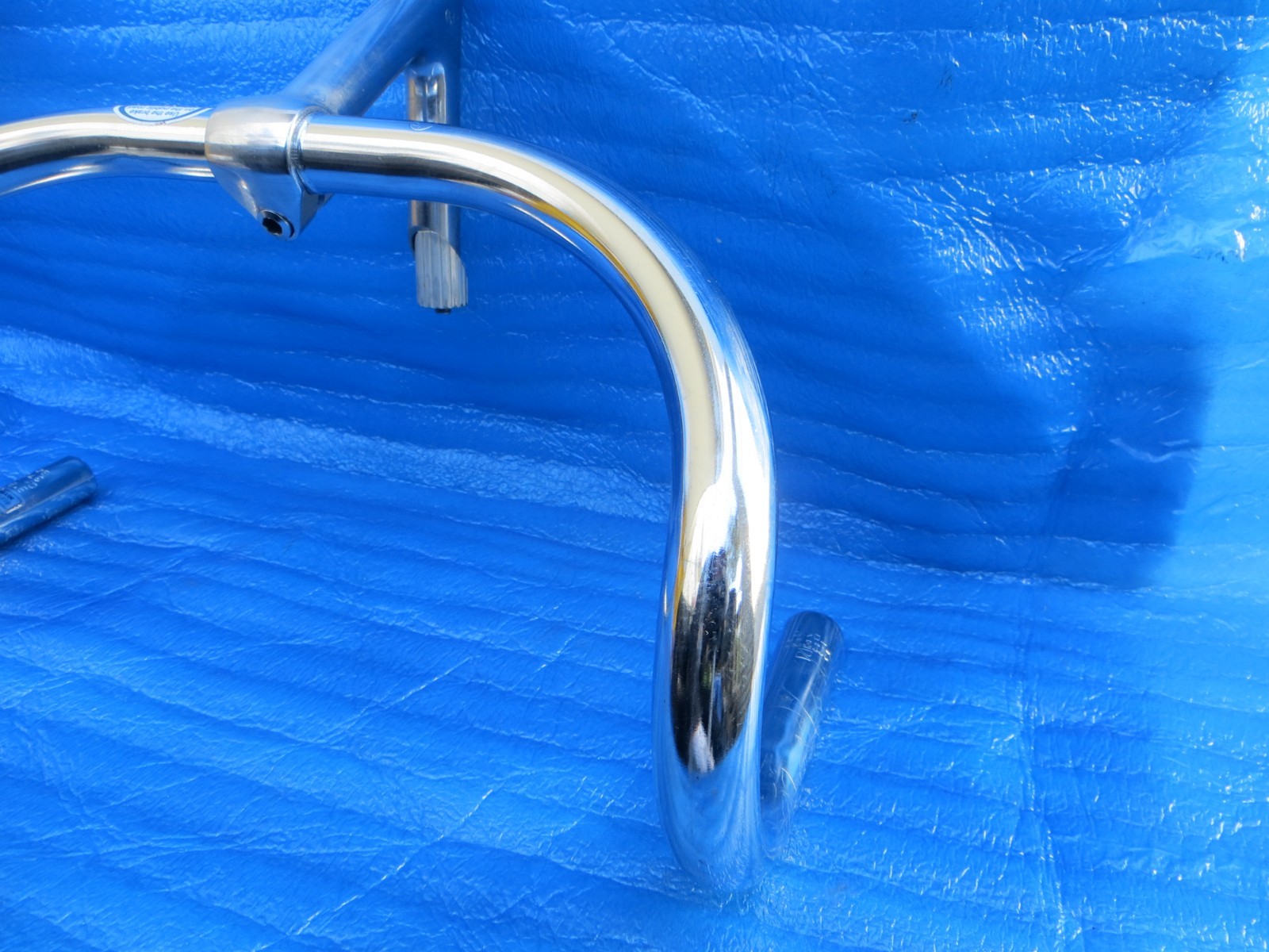 Nitto B123 CrMo 370mm NJS Handlebar + Nitto Jaguar 115mm 58 Degree Steel Stem