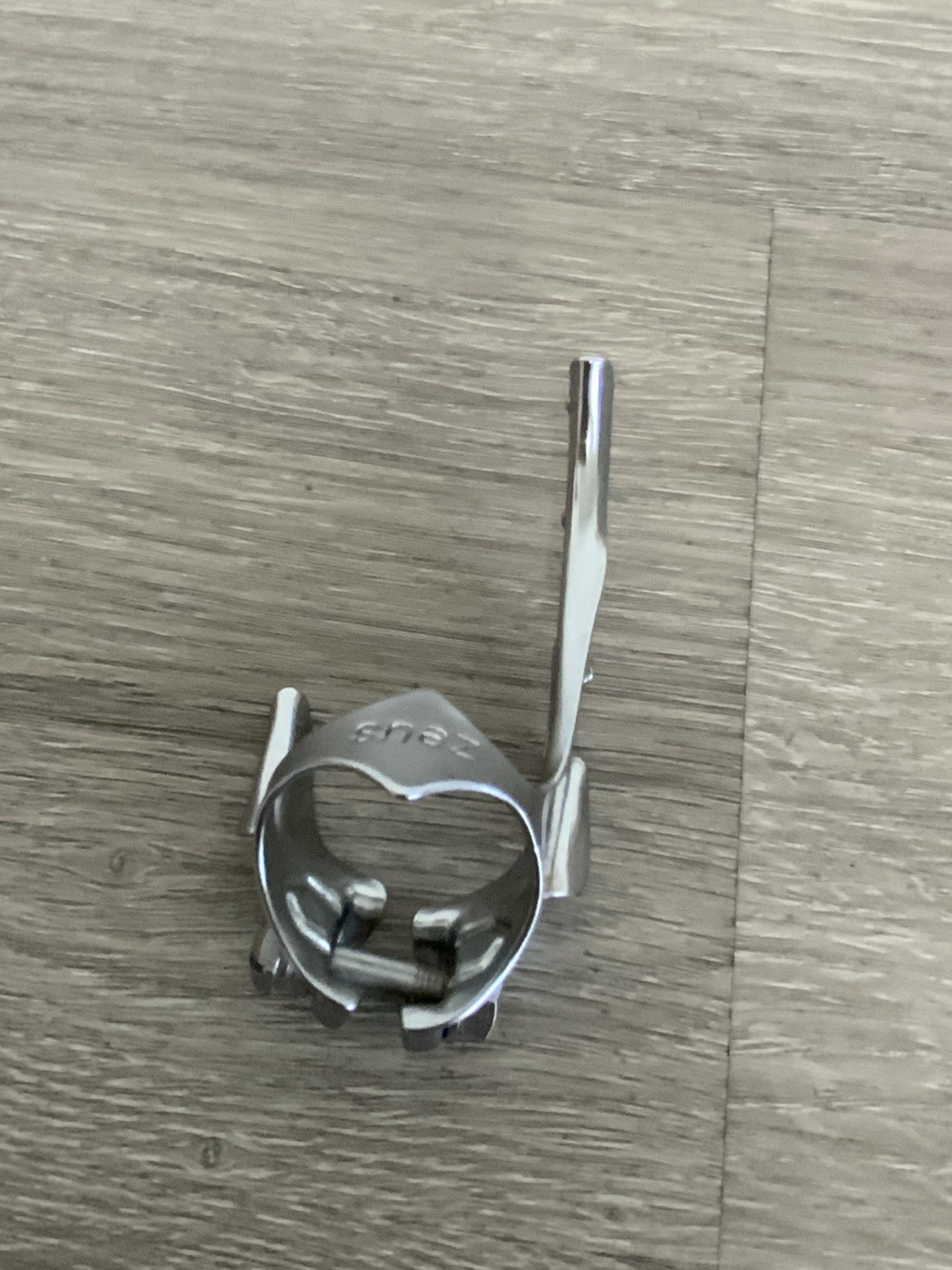 ZEUS DOWN-TUBE CABLE GUIDE FOR DOUBLE ONE INCH CLAMP APPEARS UNUSED