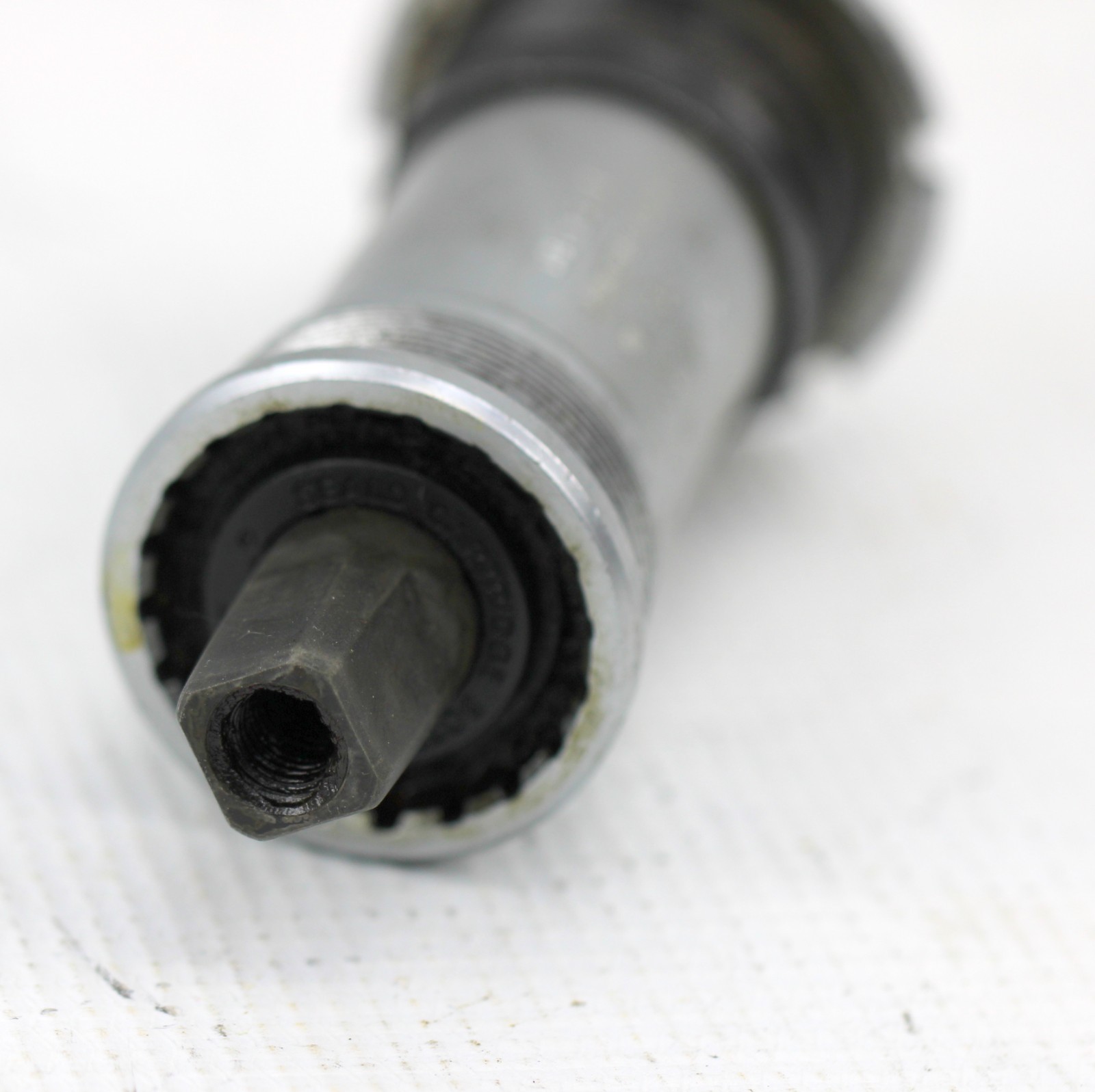 SHIMANO BOTTOM BRACKET BB-CS21 68mm 116mm 375g Sealed Square Taper
