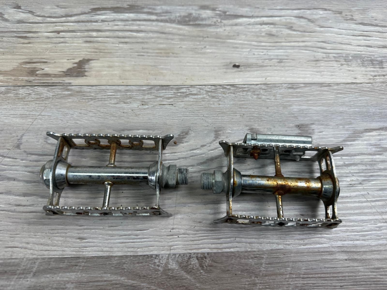 Vintage Lyotard Bicycle Bike Pedals Left and Right Set A2