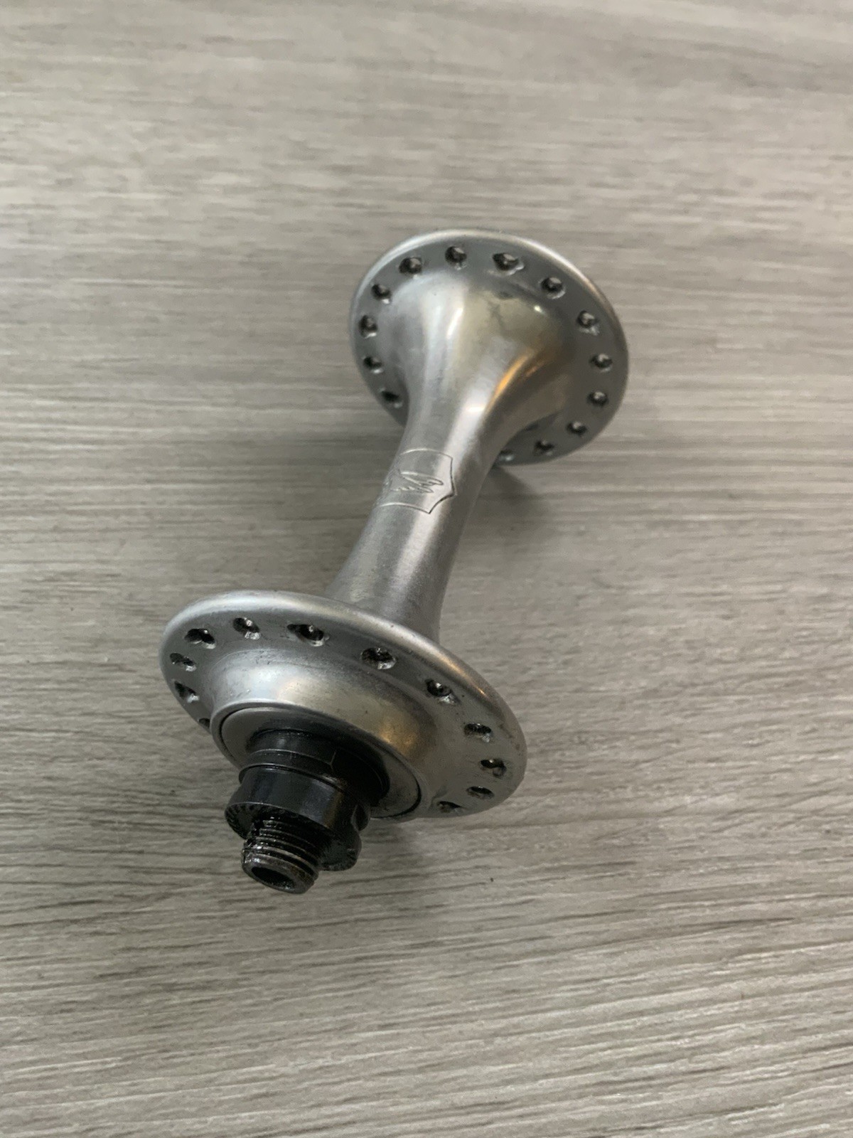 CAMPAGNOLO CHORUS FRONT HUB 32 HOLE 100 MM SPACING