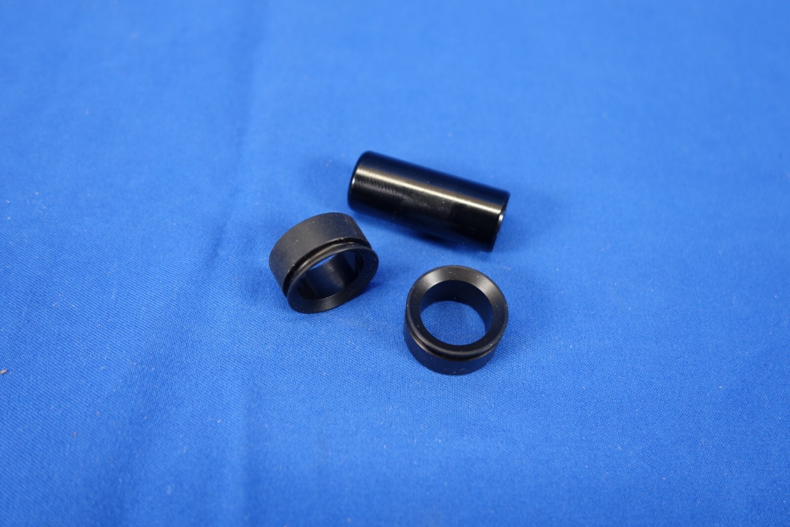 RockShox Rear Shock Mounting Hardware – 3-Piece, 1/2″, 8 x 30, 8mm x 30mm