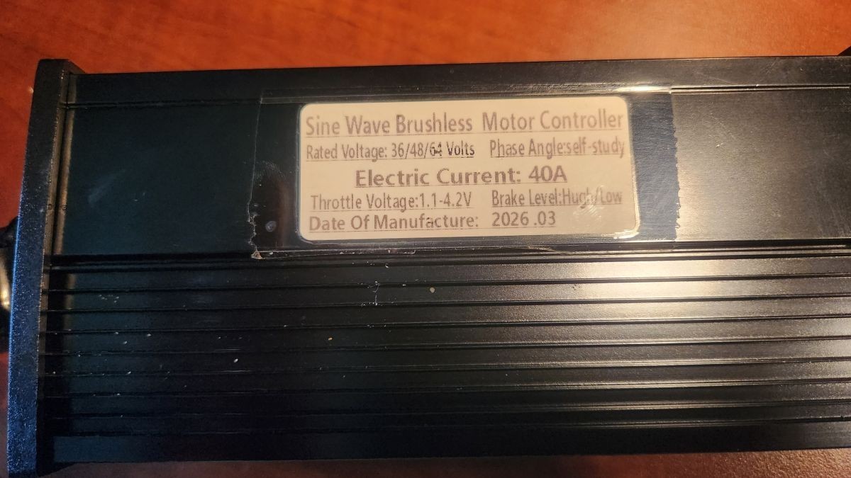 36V 48V 52V 60V 40A Black Gold Sine Wave Brushless Motor Controller 1kW-2kW UART