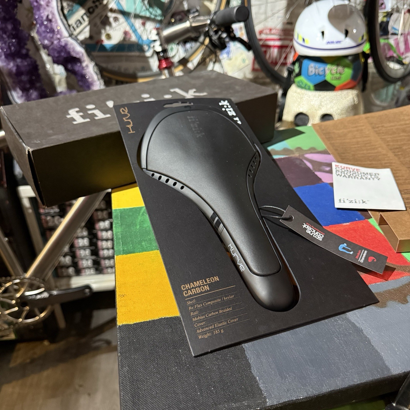 NOS FIZIK KURVE CHAMELEON CARBON RAIL SADDLE – 185 GRAMS – NEW IN BOX / COMPLETE