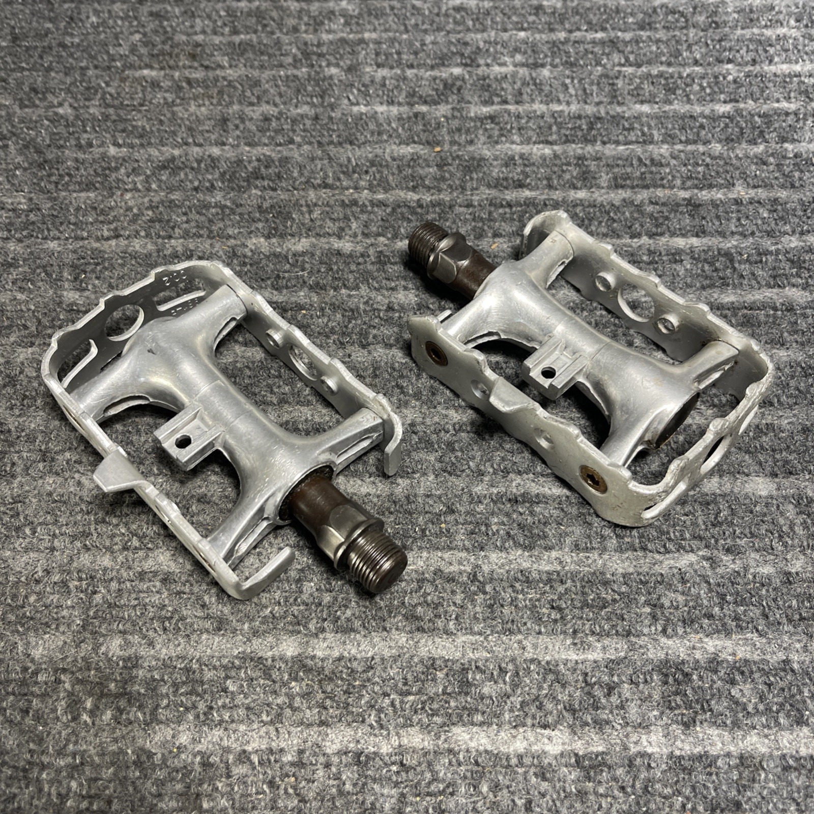 Vintage Wellgo LU-981 Platform Pedals K79 Silver Alloy 9/16″ Pair Bicycle MTB