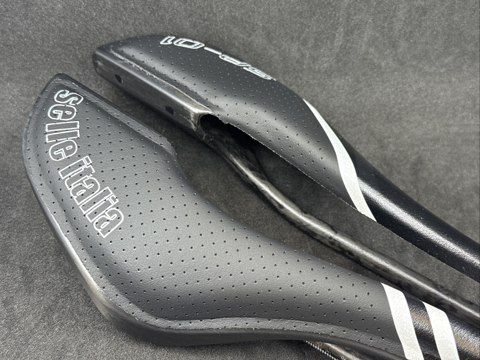 148 Grams! Selle Italia SP-01 TEKNO SuperFlow Carbon Fiber S3 285mm x 130mm