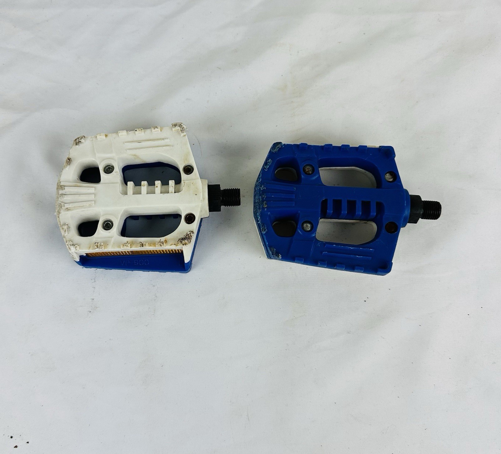 Vintage PEDALS VP-900 Bike 1 PAIR Fits BMX OLD SCHOOL Blue/ White
