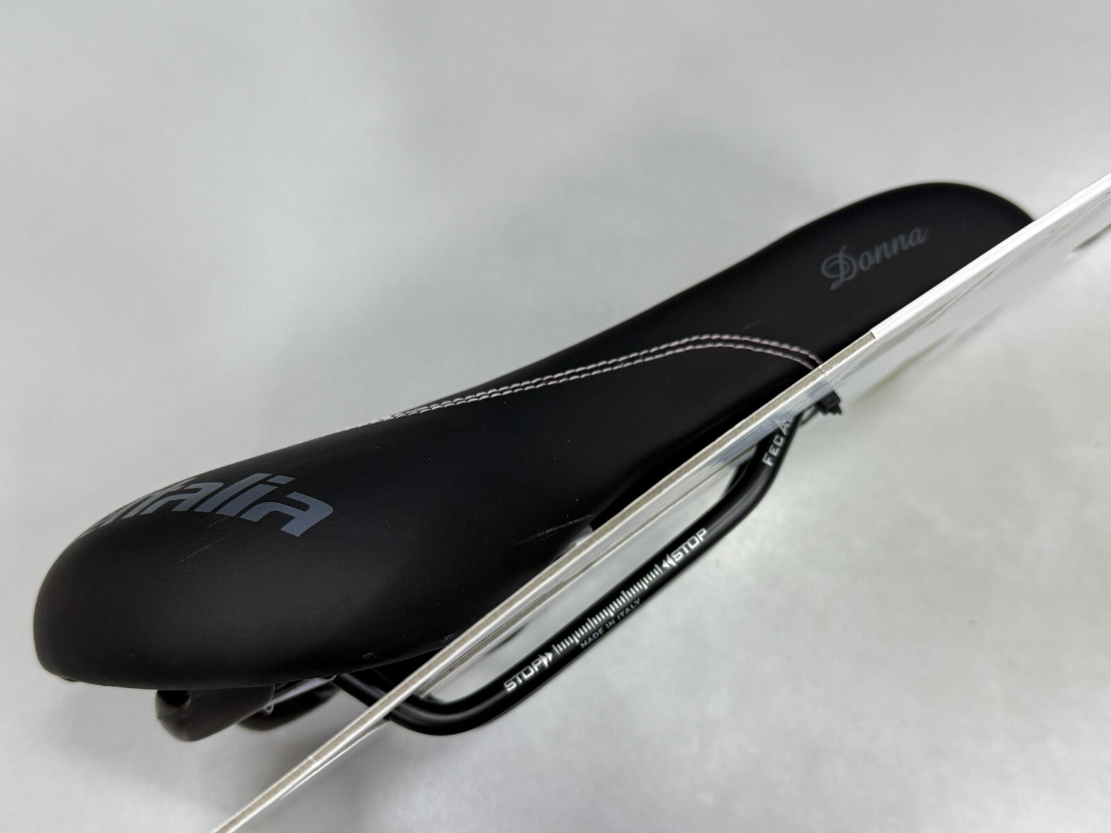 Selle Italia Donna Flow FeC Alloy Rail (Lady) Saddle L2 (168 x 270mm) Black