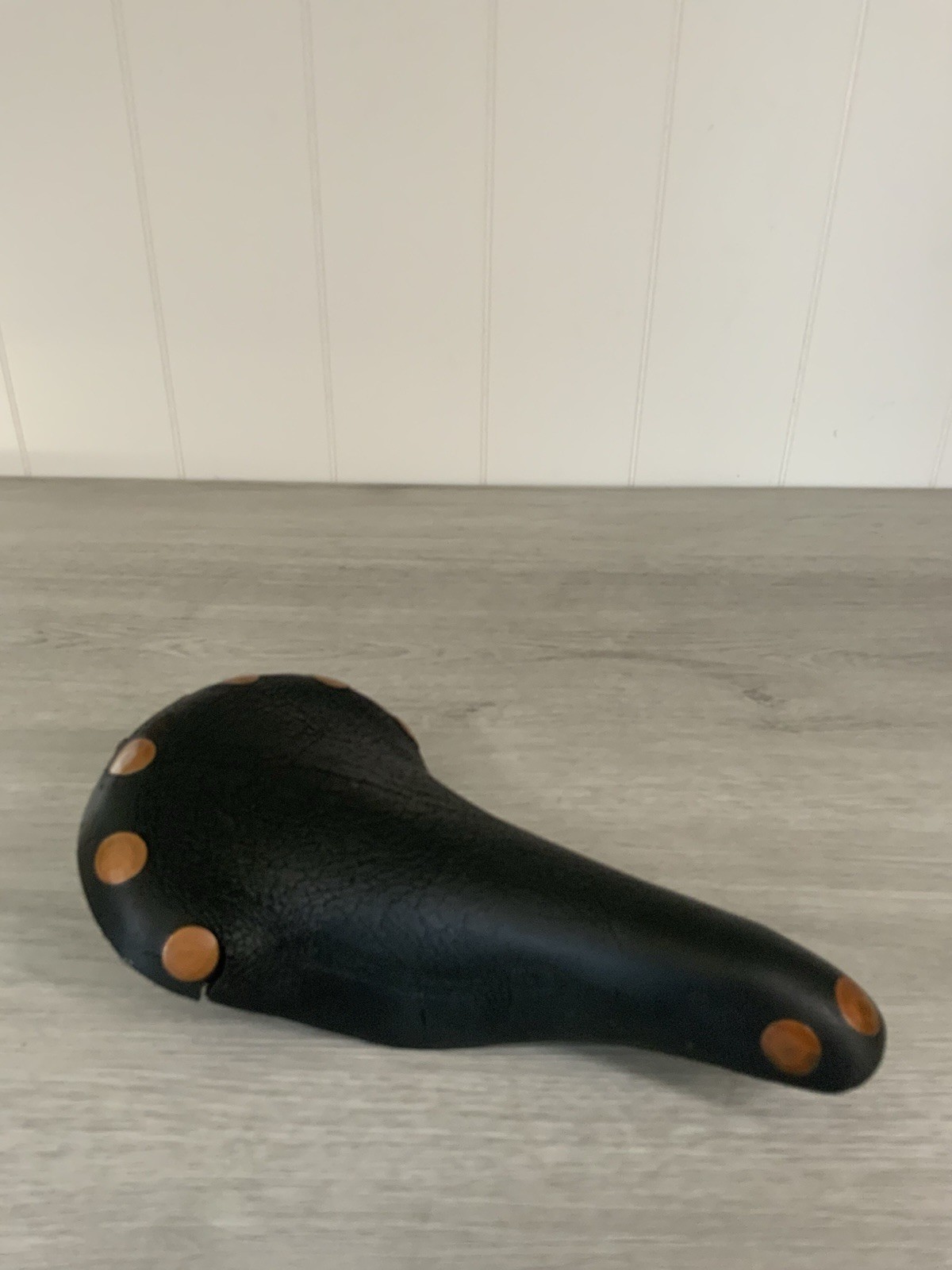 BROOKS PROFESSIONAL SADDLE 572 GRAM BLACK SUEDE LEATHER 153 MM X 275 MM