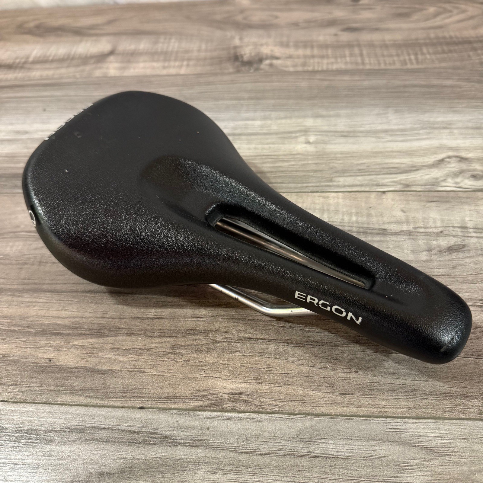Ergon SM Small Medium Saddle Black Chromoly Rails 260 x 140