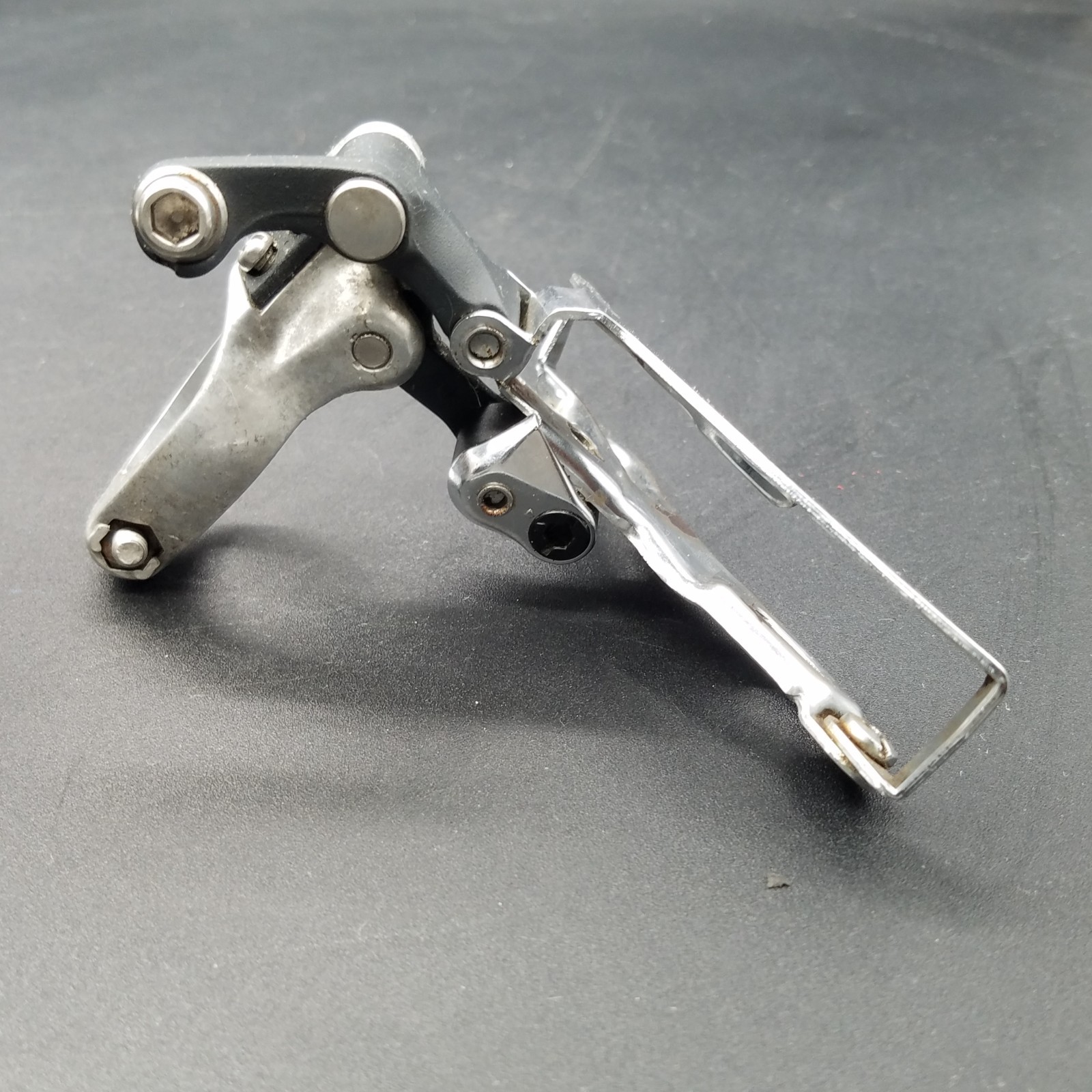 Shimano Deore XT FD-M737 3 x 8s MTB Front Derailleur Clamp-On 28.6mm Bottom Pull