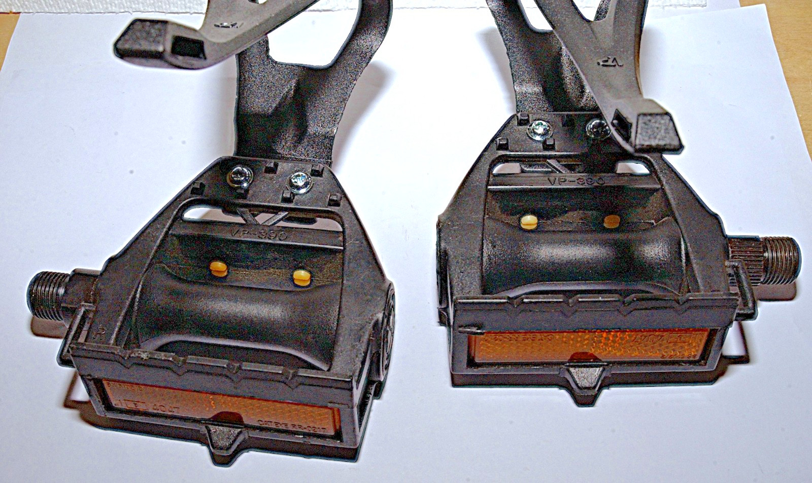VP-390 PLATFORM Plastic PEDALS & Toe-Clips for your Road, Tour, Fixed Gear BIKE