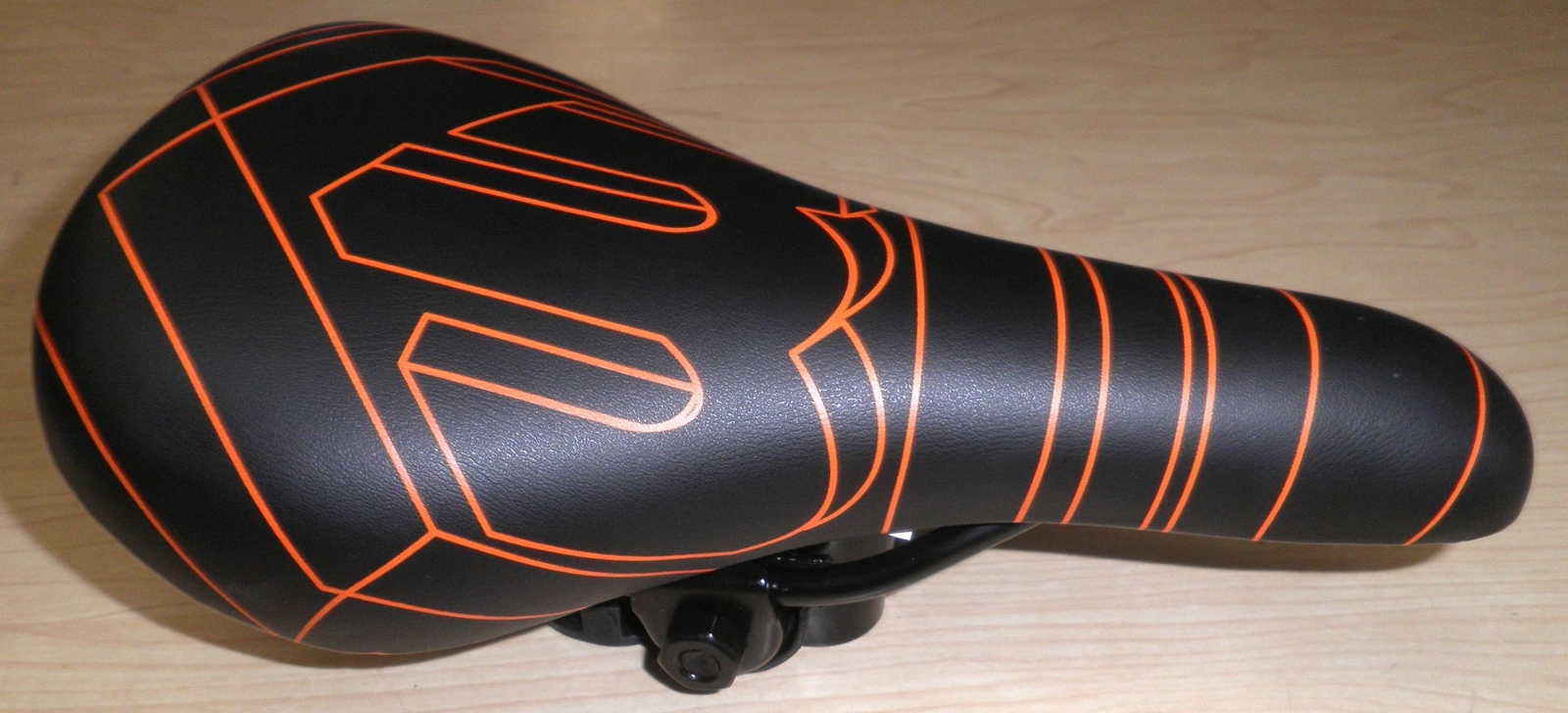 MONGOOSE KIDS’ BICYCLE SEAT/SADDLE BLACK/ORANGE BIKE PARTS 639-3